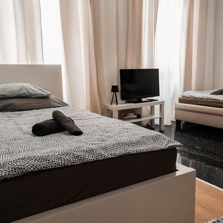 Wl Apartments #10R Wina Bagian luar foto